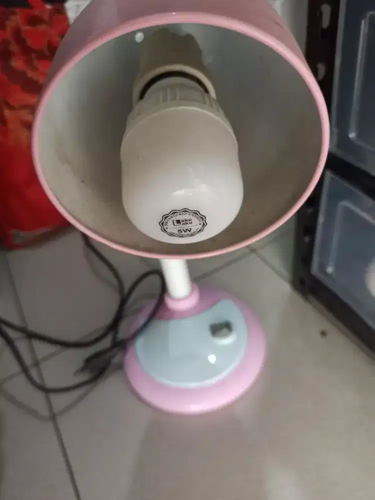 Meja belajar anak