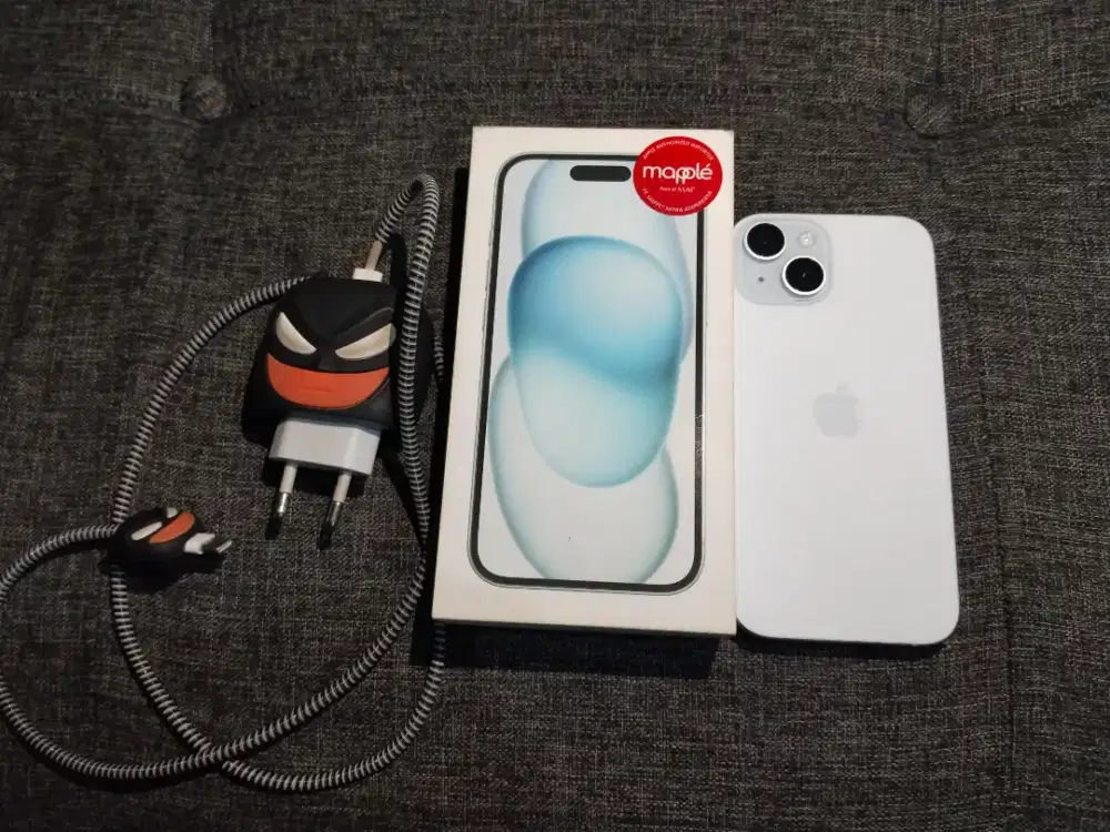 iPhone 15 blue ibox