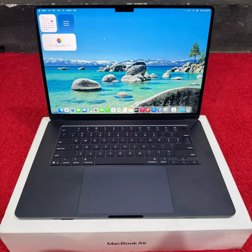 Macbook air m4 2025 15 inch ram 16gb ssd 512gb like new garansi on