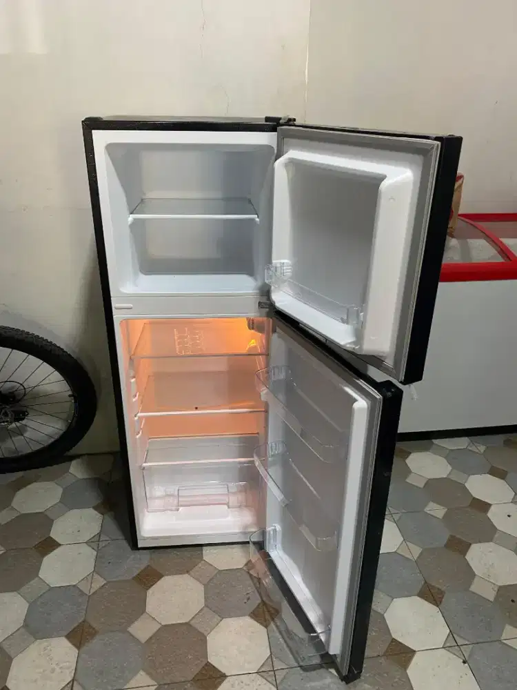 KULKAS 2 PINTU CHANGHONG BARU 4 BULAN