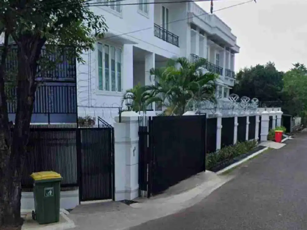 disewakan Rumah mewah lokasi premium di patra mega Kuningan Jakarta Selatan