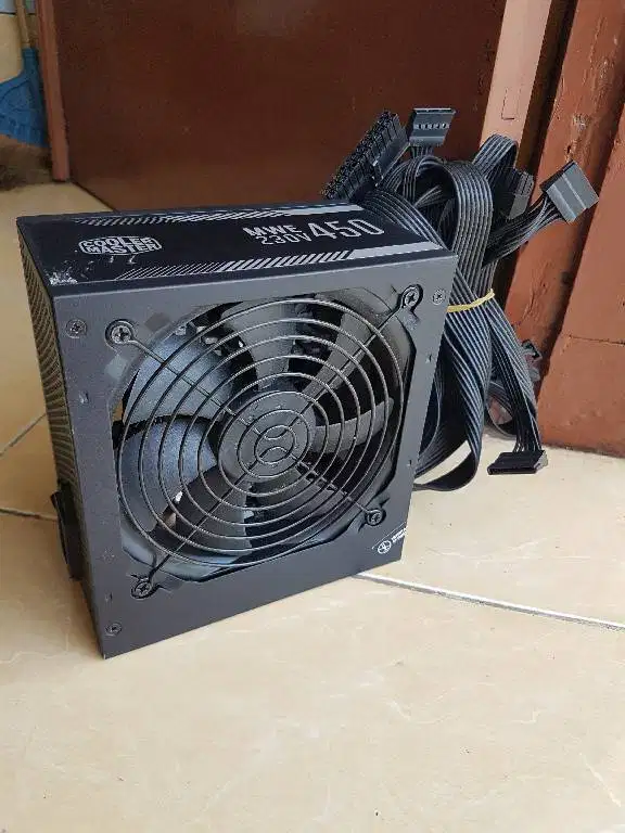 PSU Coolermaster MWE 450w 80+ 2x8 pin vga