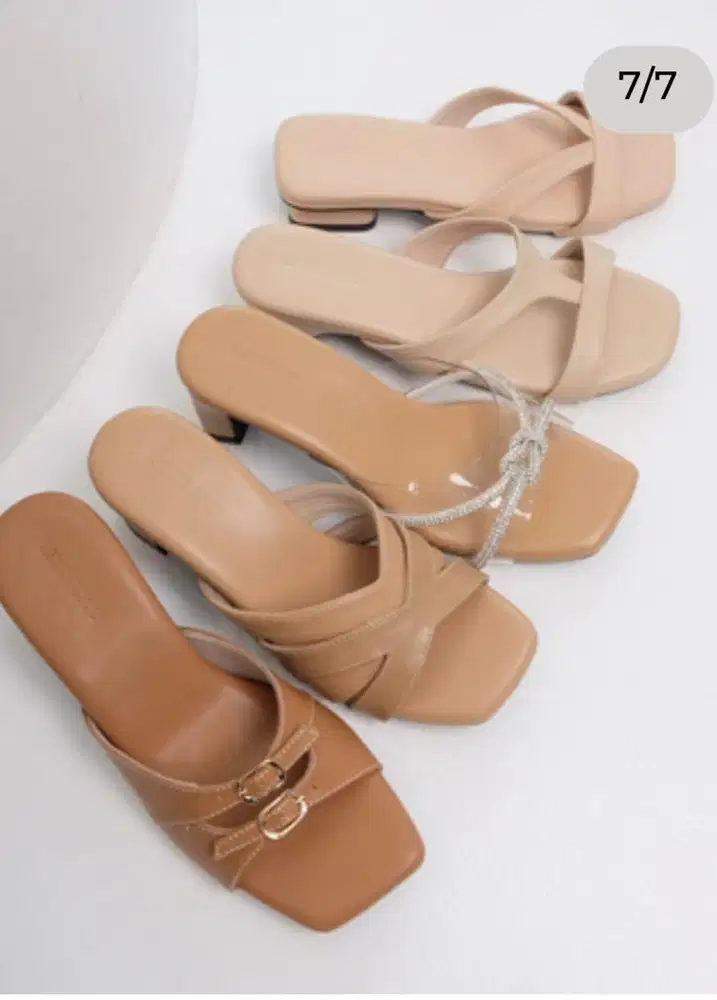 Karyawan Toko Sandal & Sewa Kebaya