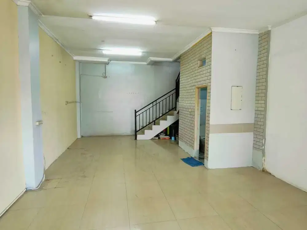Di jual Ruko Lokasi strategis