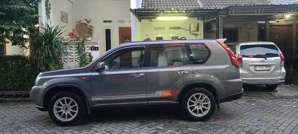 Nissan X-Trail 2009 Bensin