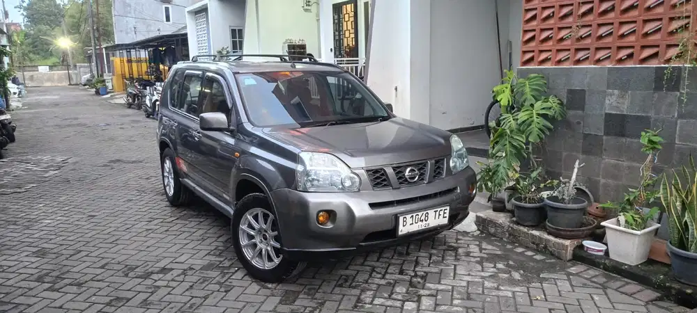 Nissan X-Trail 2009 Bensin