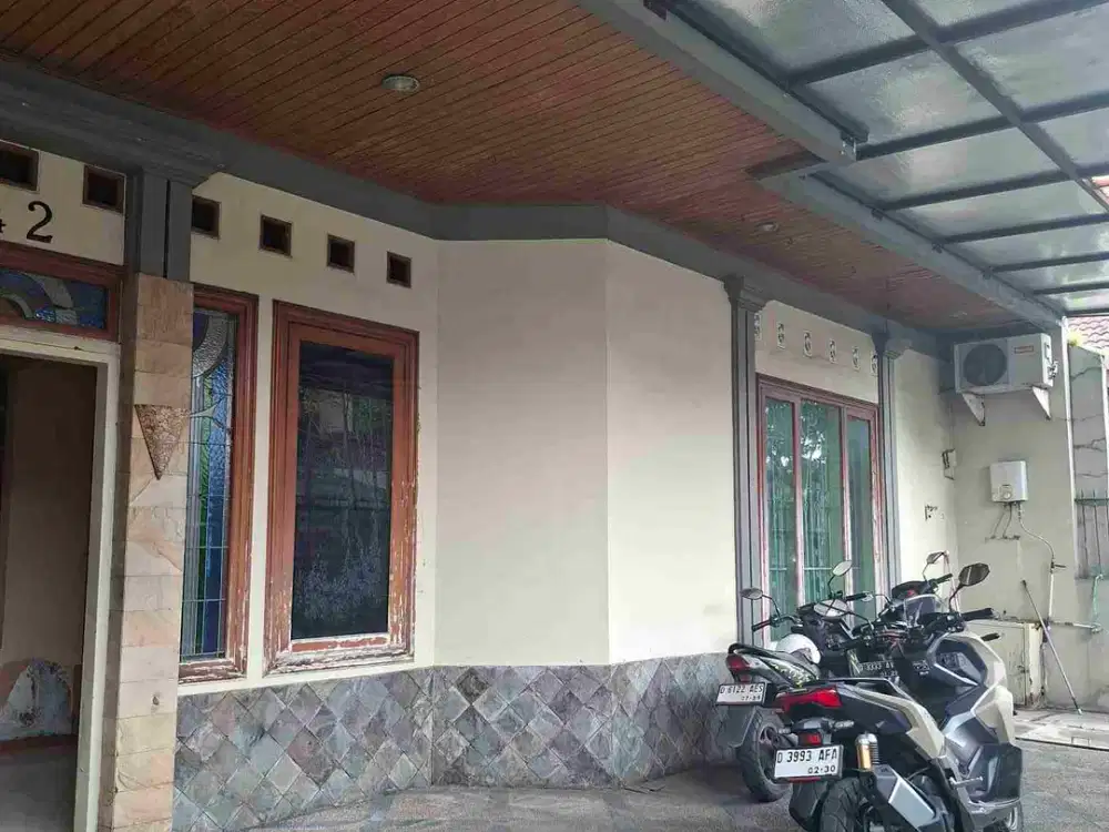 Rumah besar dan blong di Taman Holis Indah