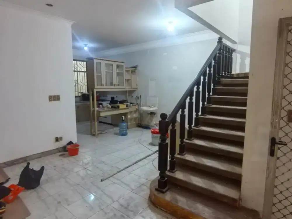 Disewakan Rumah Bebas banjir di Tanjung Duren