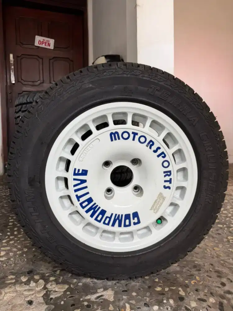 VELG COMPOMOTIVE + BAN DELIUM R 15 4 X 114 ET 40 ISTIMEWA