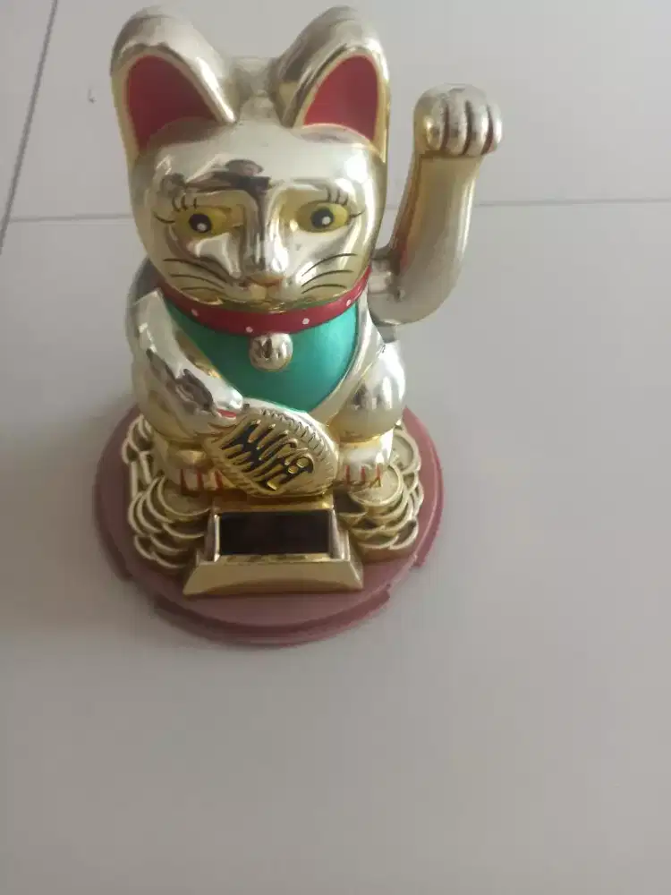 Pajangan lemari