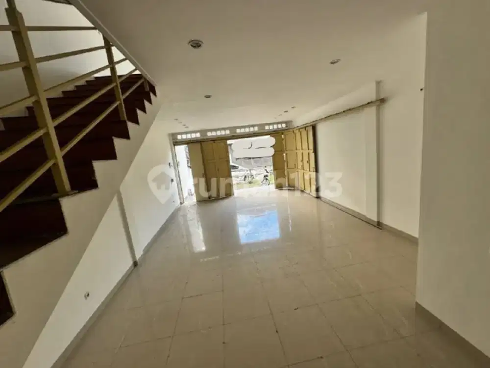 Ruko Baru 3 Lantai Ada Rooftop Di Jalan Ciateul Bandung