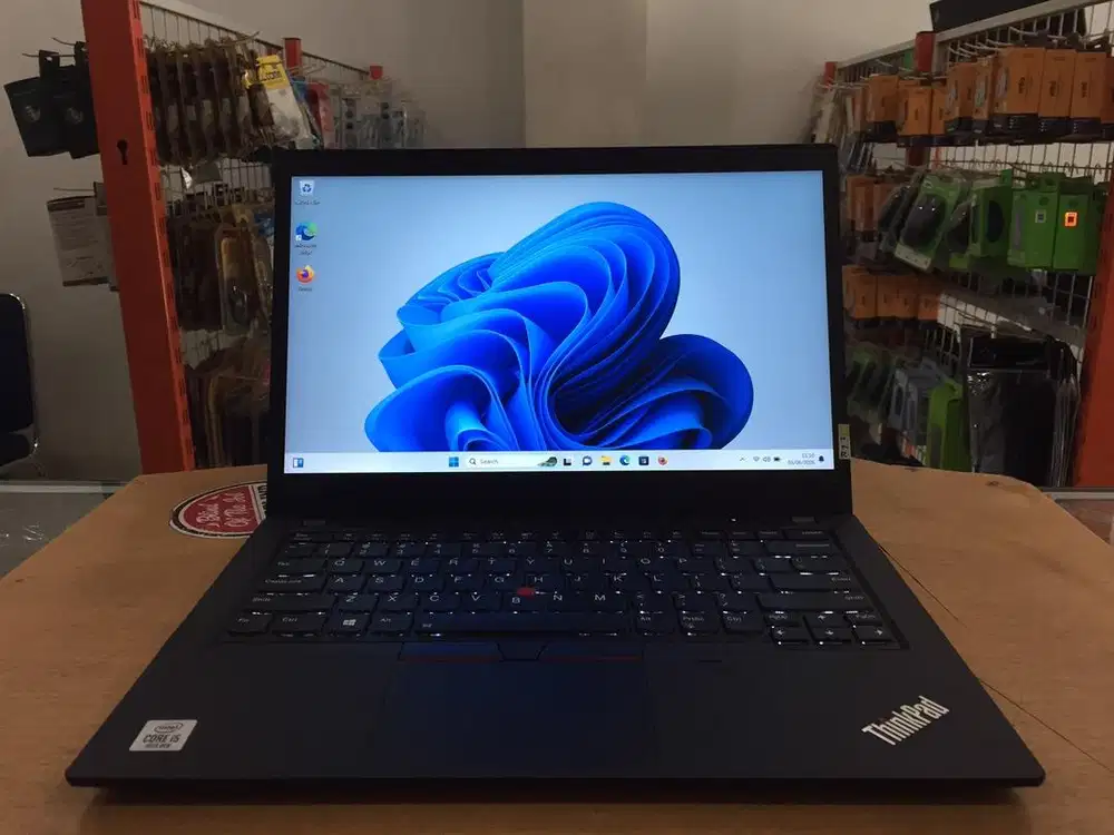 Lenovo ThinkPad T14 Intel Core i5Gen10, Ram 16GB, SSD 256GB Slim Mulus