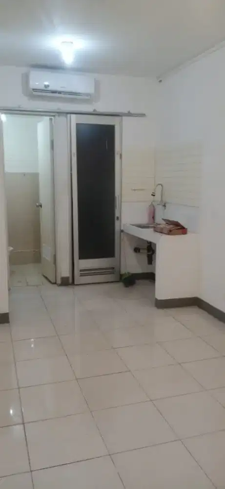 DISEWAKAN/DIJUAL APARTEMEN GREENBAY
