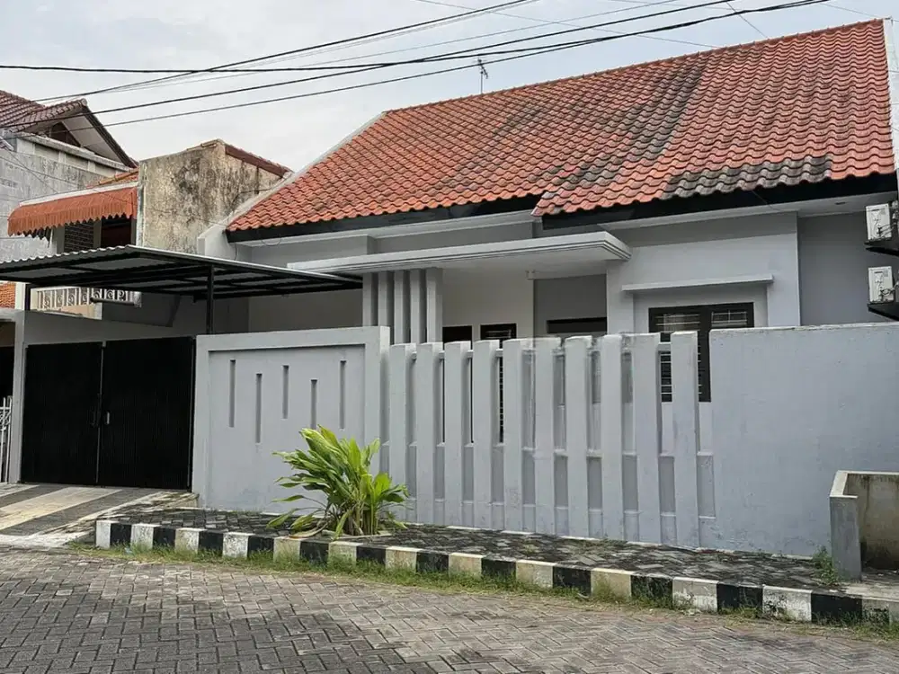 2085. Disewakan Rumah di Sukolilo Manyar Tirtomoyo Surabaya Timur