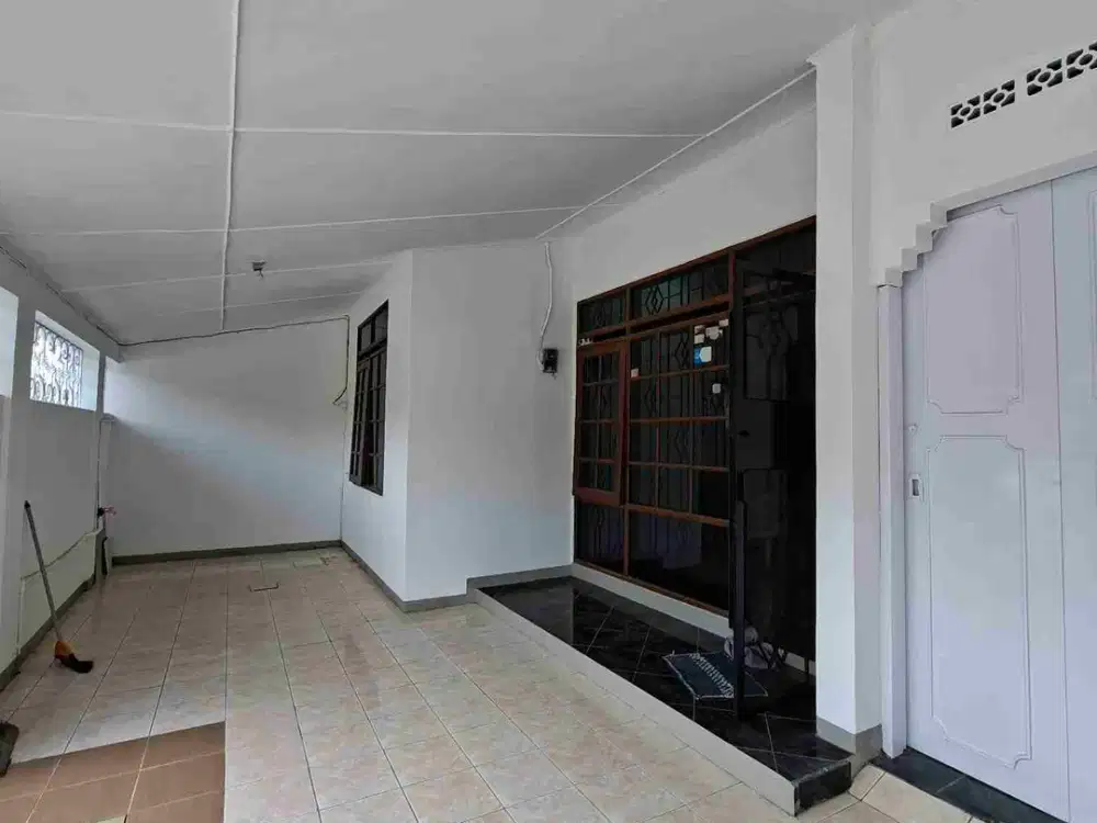 Disewakan Rumah siap huni,sudah rapi di Taman Kopo Indah 2
