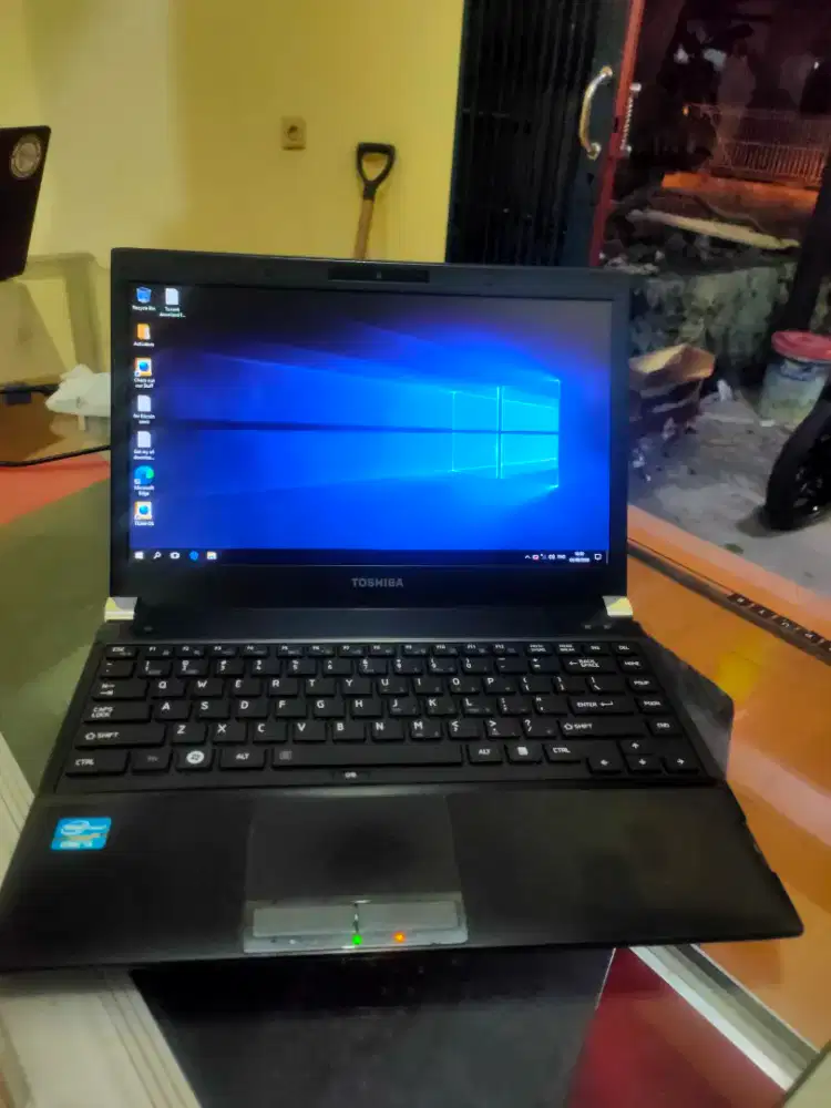 Toshiba core i5 RAM 8GB