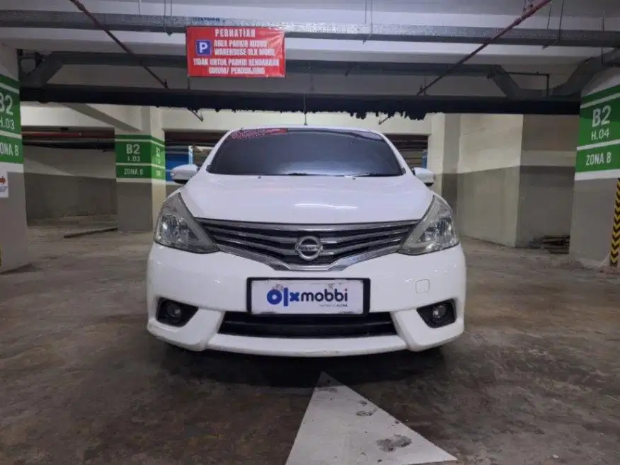 LOW DP Nissan Grand livina 1.5 XV Bensin-AT 2017 KMI