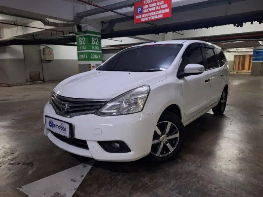 LOW DP Nissan Grand livina 1.5 XV Bensin-AT 2017 KMI