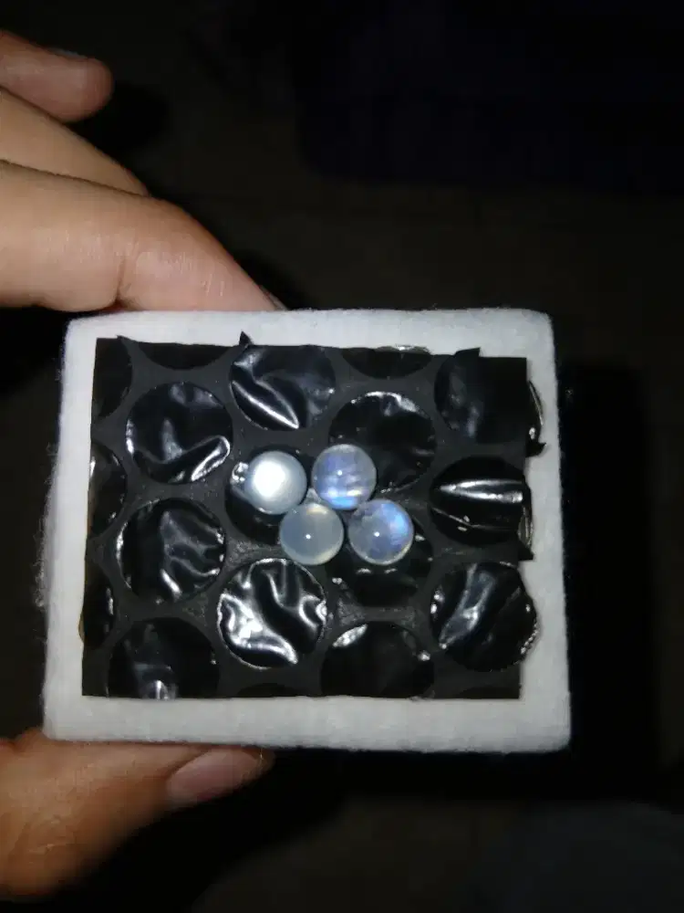 4pcs natural moonstone