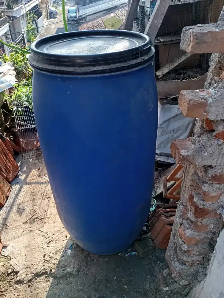 tong/drum air Biru