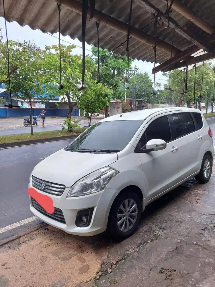 Di jual ertiga putih