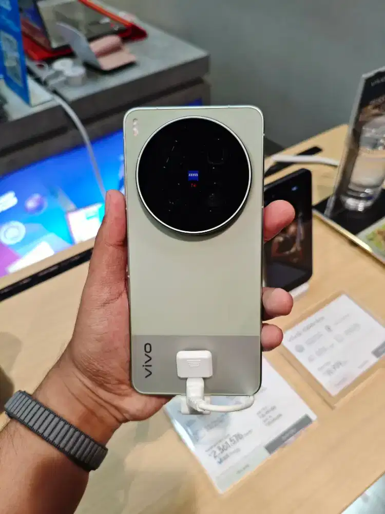 [Bunga Bisa 0%] Vivo X300 Ultra, Gratis Hingga 2x Cicilan