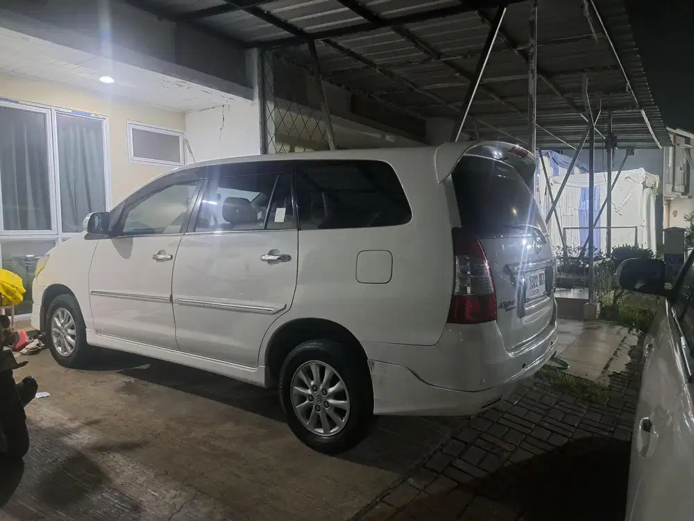 Toyota Kijang Innova 2012 Bensin