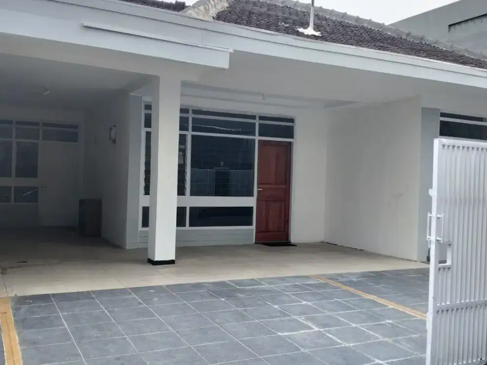Rumah Terawat Akses Mobil di Area Lodaya Talagabodas Bandung