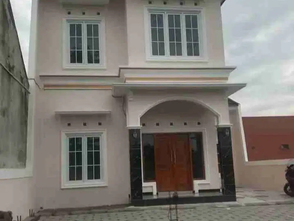 Rumah 2 lantai, harga 1 lantai, dalam cluster di Potorono banguntapan, dekat ke Kota gede, Berbah
