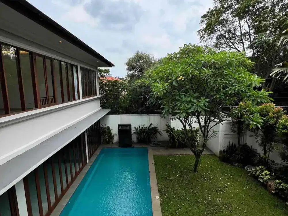 Dijual rumah mewah desing tropical modern dlm cluster siap huni di kemang