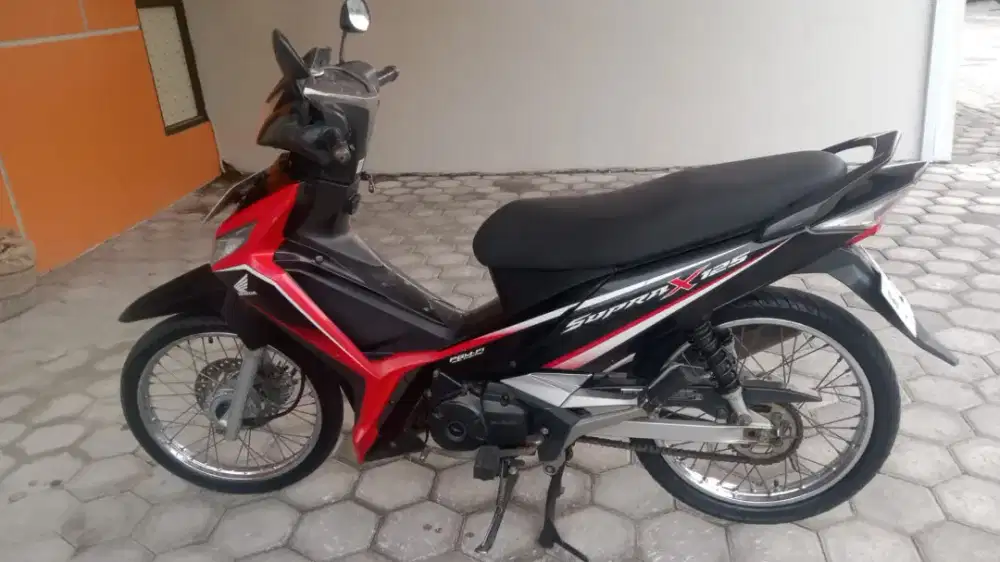 Dijual motor supra x 125 tahun 2017