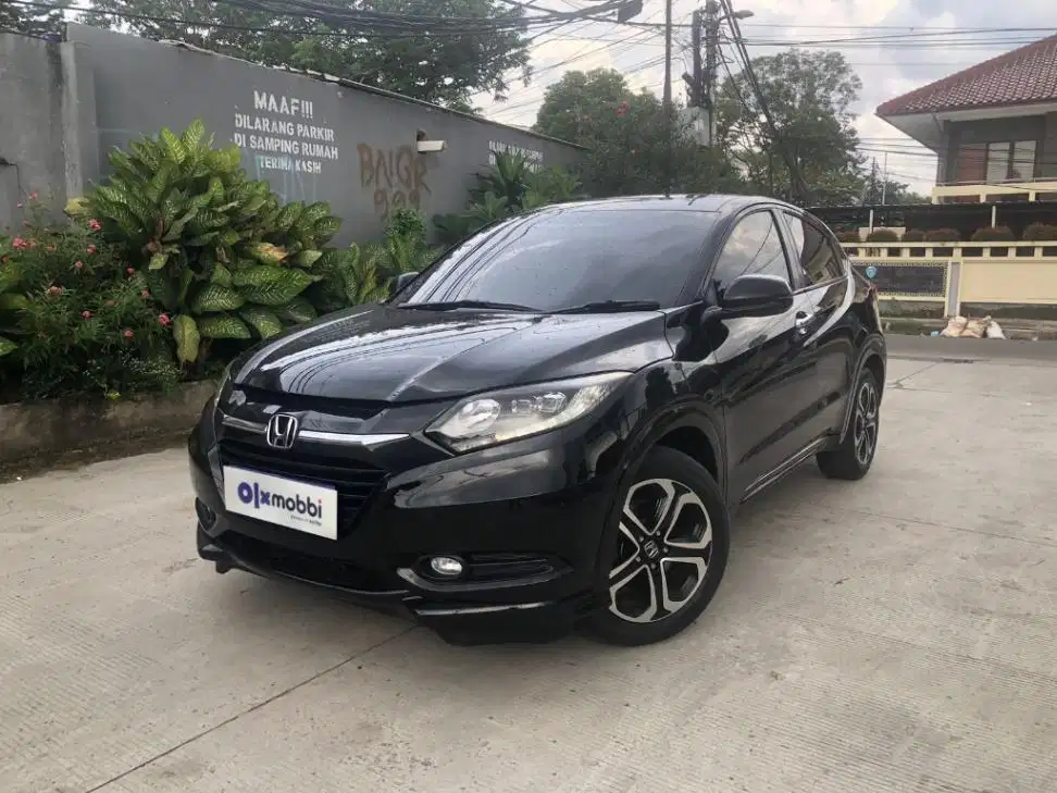 TDP 9, JT Honda HR-V 1.8 RS Bensin-AT Hitam 2015
