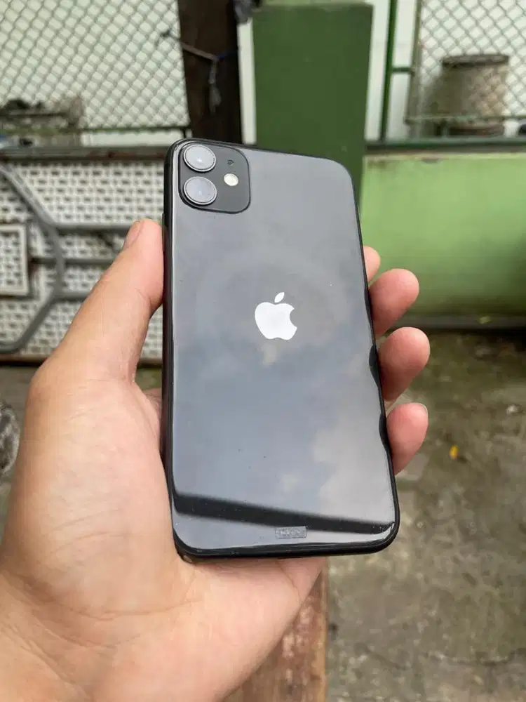 Dijual iPhone 11 128gb iBox resmi original