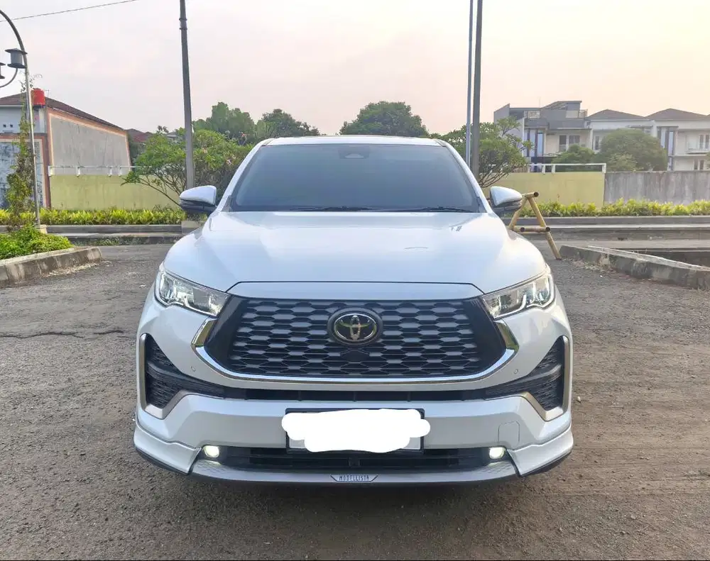 Toyota Innova Zenix Q Hybrid Modellista AT 2024 Putih Premium