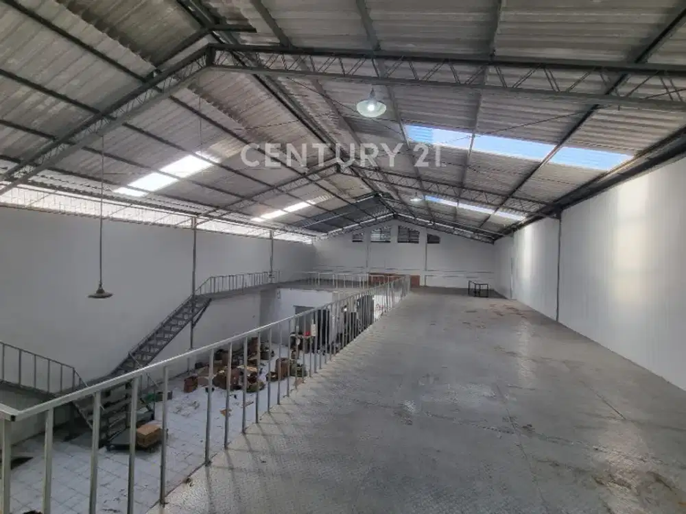 Sewa Gudang Daan Mogot, 800m², Ada Ruang Kantor