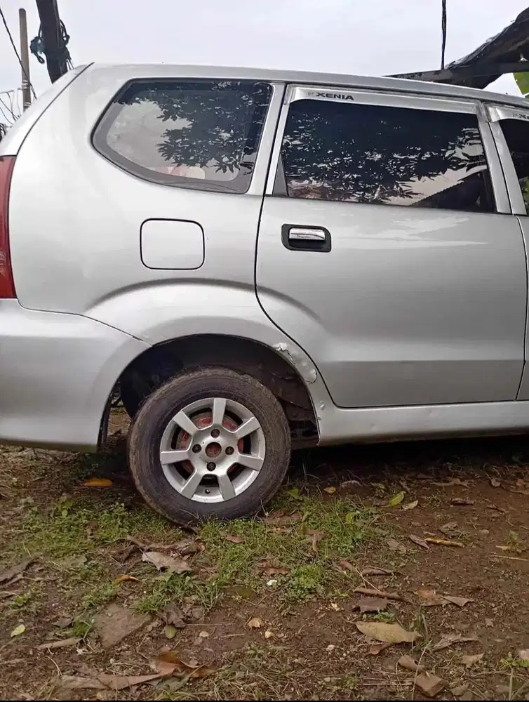 Daihatsu Xenia 2005 Bensin