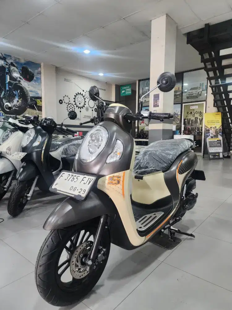Scoopy staylis 2024 Dp. 1 juta