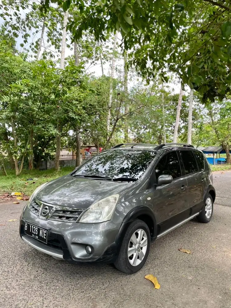Nissan Livina 2012
