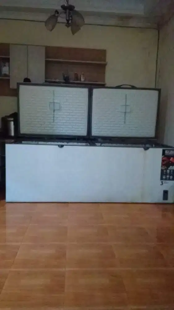 Jual freezer bekas 1.050 litter
