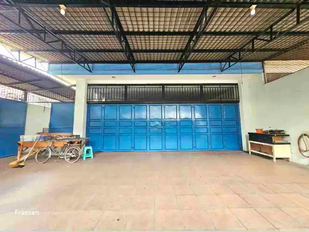 Ruko 3.5 Lantai bagus terawat di Karang Anyar Pasar baru. Jakarta Pusat.