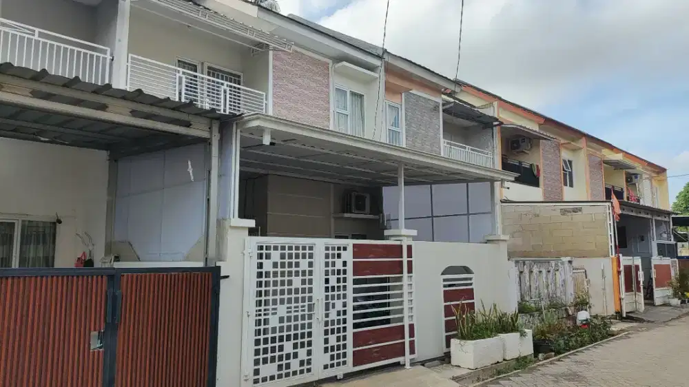 Rumah 2 Lantai Full Renovasi Siap Huni