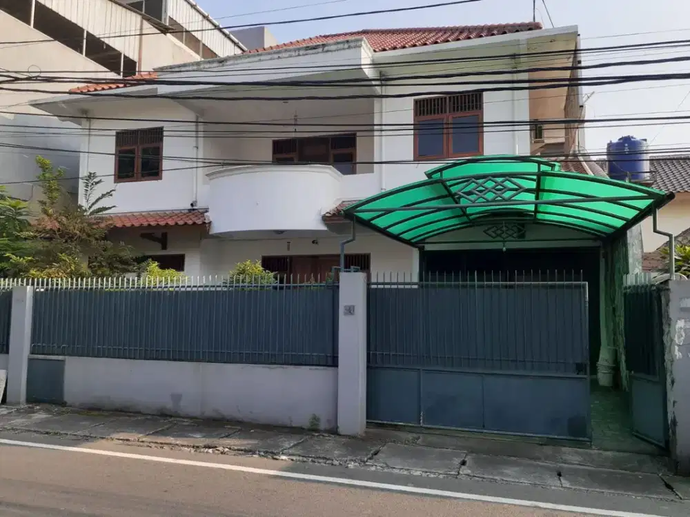 Rumah Bagus LT 350 m2 di Tengah Kota Cideng, Jakarta Pusat
