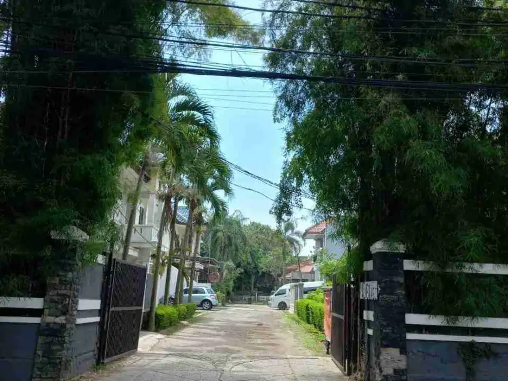 Tanah Bonus 5 Unit Rumah di Jalan Utama Lebak Bulus