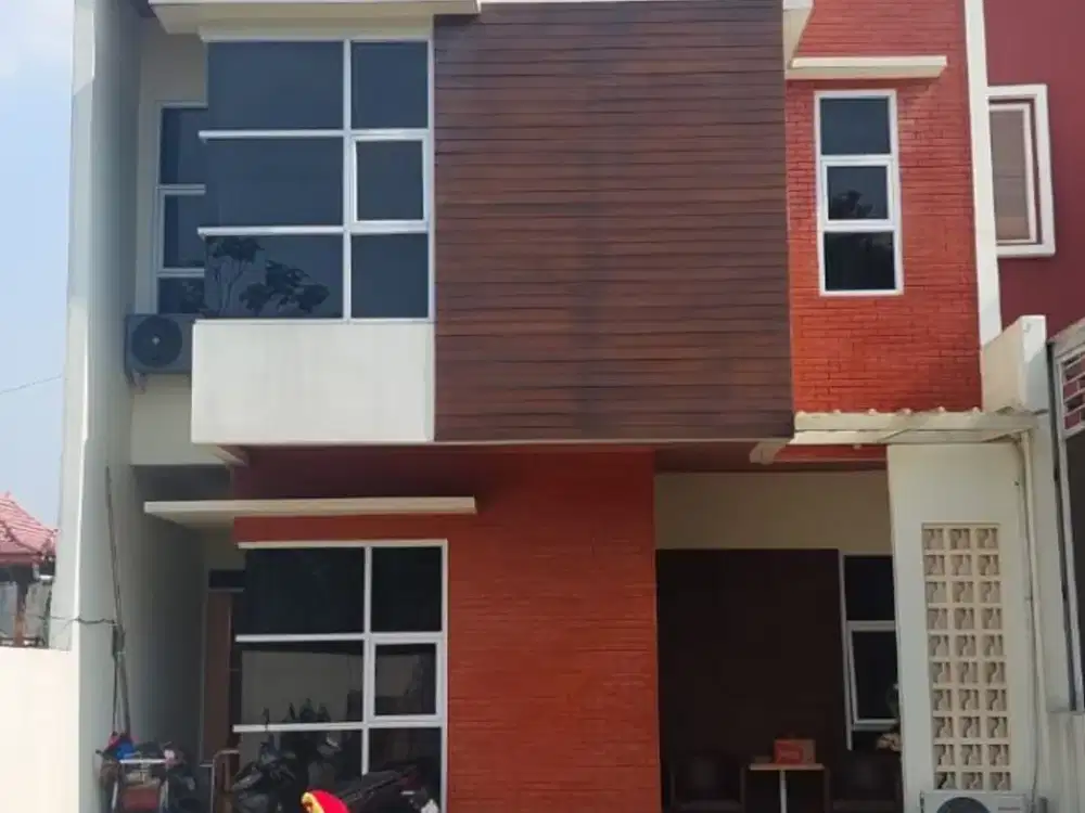 Rumah Siap Huni Depan Taman Di Cibubur Jakarta