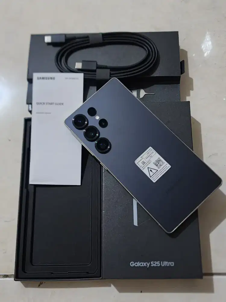 Samsung S25 Ultra 5G 12/512Gb, warna Black SEIN, kondisi 99,9% Mulus