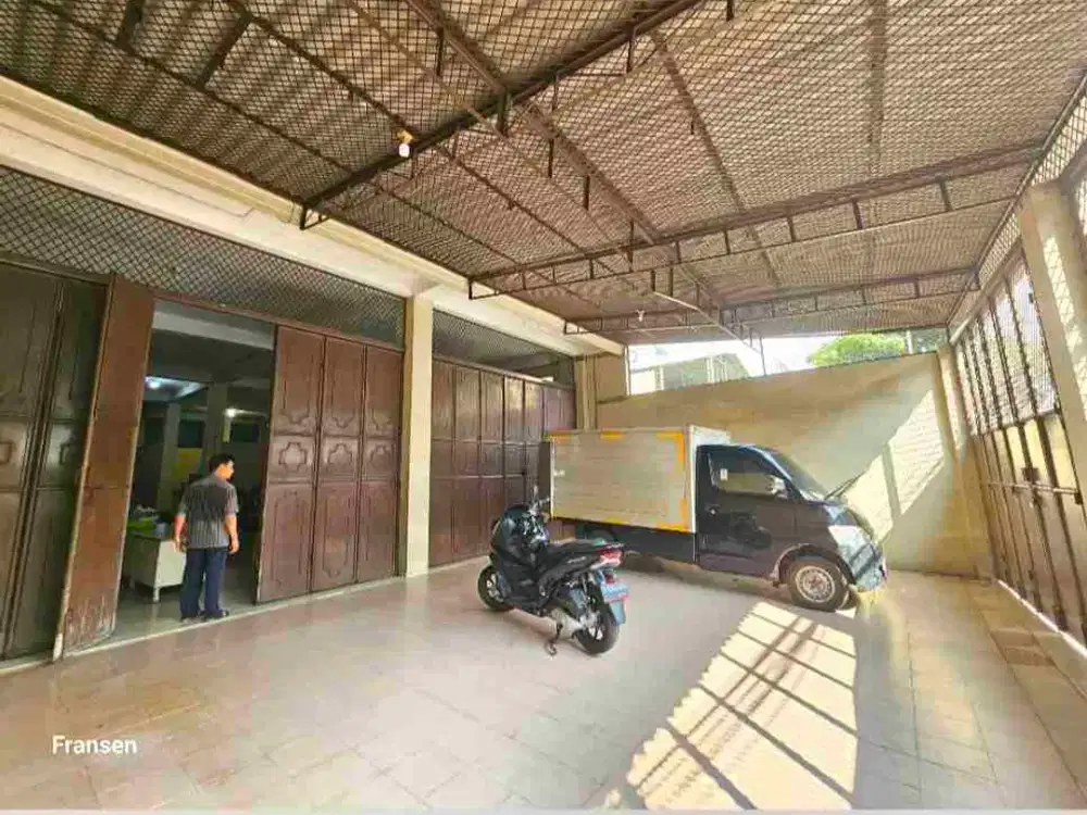Ruko Gandeng luas 488 m2 bagus cocok utk kos di Karang Anyar. Jakarta Pusat.