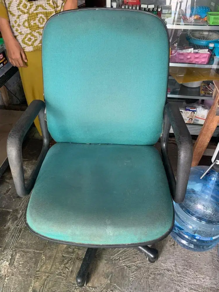 Kursi kantor hijau