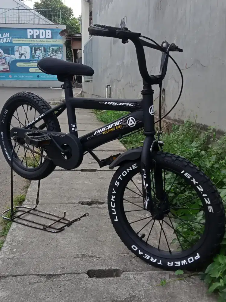 Sepeda BMX UK 16
