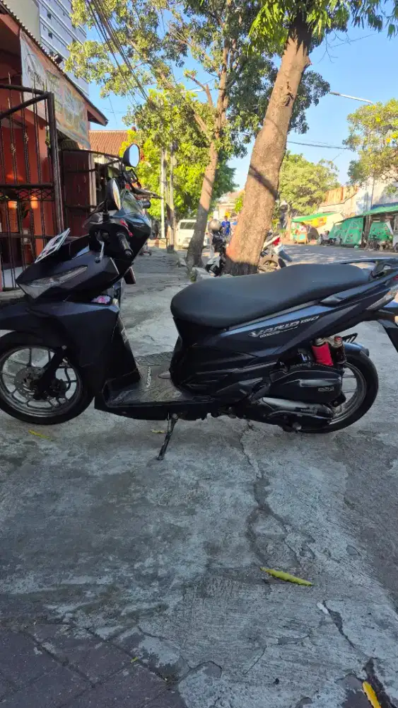 Vario 150 warna biru