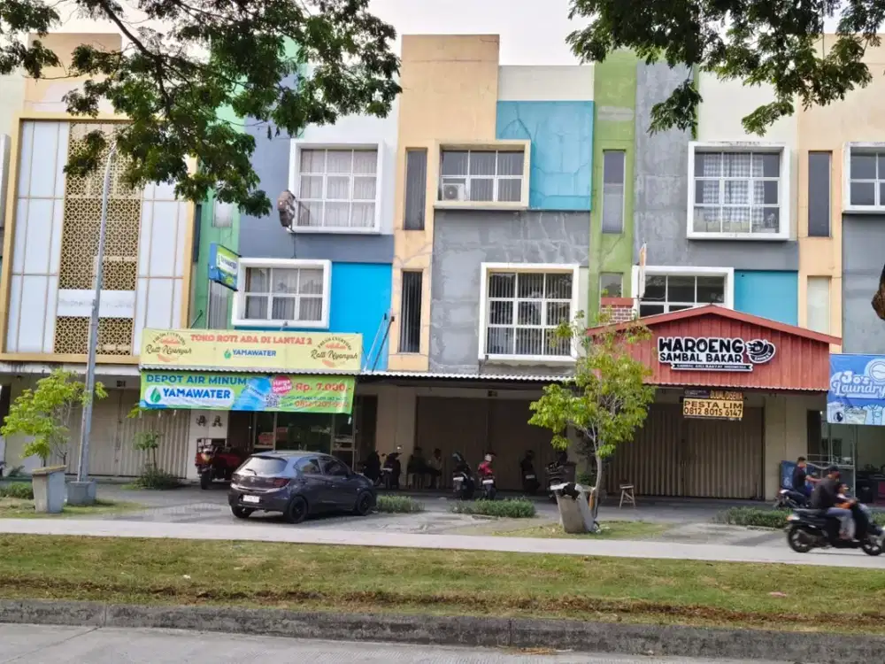 Disewakan Ruko 3 Lantai Renovasi Siap Pakai di Arana, Harapan Indah Bekasi
